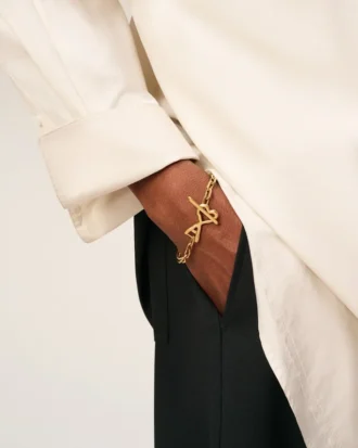 Ami de Coeur-armband i guldmässing med hamrad yta