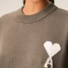 Beige Ami de Coeur Sweater i ull och bomull med rund hals Beige Ami de Coeur Sweater i ull och bomull med rund hals