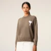 Beige Ami de Coeur Sweater i ull och bomull med rund hals Beige Ami de Coeur Sweater i ull och bomull med rund hals