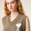 Beige Ami de Coeur Sweater i ull och bomull utan ärmar Beige Ami de Coeur Sweater i ull och bomull utan ärmar
