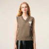 Beige Ami de Coeur Sweater i ull och bomull utan ärmar Beige Ami de Coeur Sweater i ull och bomull utan ärmar