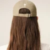 Beige bomullskeps med Ami de Coeur Cap-logotyp Beige bomullskeps med Ami de Coeur Cap-logotyp