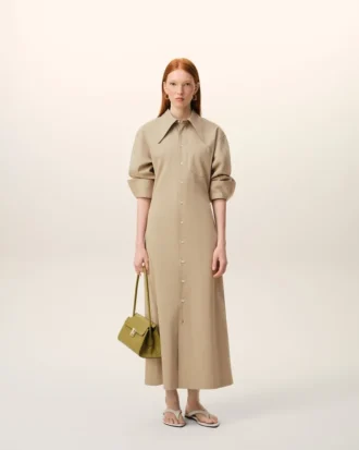Beige bomullskjorta med åtsittande passform