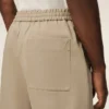 Beige bomullsshorts med resår i midjan från Ami de Coeur Beige bomullsshorts med resår i midjan från Ami de Coeur