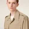 Beige bomullsskjorta i saharienne-stil