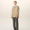 Beige bomullsskjorta i saharienne-stil