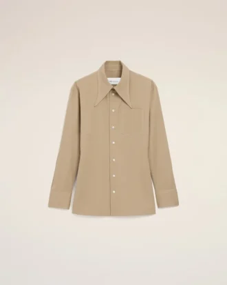 Beige bomullsskjorta med skarp krage