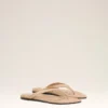 Beige flip-flops i lammskinn med spetsig tå Beige flip-flops i lammskinn med spetsig tå