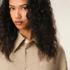 Beige ny ull Ami de Coeur vid skjortklänning Beige ny ull Ami de Coeur vid skjortklänning
