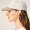 Beige och vit tvåfärgad Ami Paris-keps i bomull Beige och vit tvåfärgad Ami Paris-keps i bomull