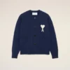 Blå Ami de Coeur Cardigan i ull med rund hals Blå Ami de Coeur Cardigan i ull med rund hals