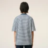 Blå bomulls-T-shirt med boxig passform, marinière-stil och Ami de Coeur-tryck Blå bomulls-T-shirt med boxig passform, marinière-stil och Ami de Coeur-tryck