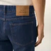 Blå bomullsjeans i klassisk passform Blå bomullsjeans i klassisk passform