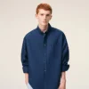 Blå bomullsskjorta med Ami de Coeur-broderi Blå bomullsskjorta med Ami de Coeur-broderi