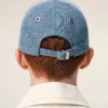 Blå denimkeps med broderat Ami de Coeur-märke Blå denimkeps med broderat Ami de Coeur-märke