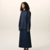 Blå denimskjorta i bomull med Ami de Coeur-motiv Blå denimskjorta i bomull med Ami de Coeur-motiv