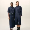 Blå denimskjorta i bomull med Ami de Coeur-motiv Blå denimskjorta i bomull med Ami de Coeur-motiv