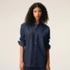 Blå denimskjorta i bomull med Ami de Coeur-motiv Blå denimskjorta i bomull med Ami de Coeur-motiv