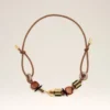 Brunt läderhalsband Ami de Coeur Pearls Brunt läderhalsband Ami de Coeur Pearls