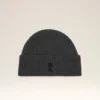 Grå Ami de Coeur Beanie i ull Grå Ami de Coeur Beanie i ull