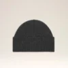 Grå Ami de Coeur Beanie i ull Grå Ami de Coeur Beanie i ull
