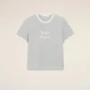 Grå bomullst-shirt med stickad Ami Paris-patch Grå bomullst-shirt med stickad Ami Paris-patch