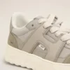 Gråa sneakers i kohud från A Walk Gråa sneakers i kohud från A Walk