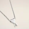 Halsband med Ami de Coeur-hänge i silvermässing Halsband med Ami de Coeur-hänge i silvermässing