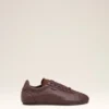 Låga sneakers i slätt vinrött läder