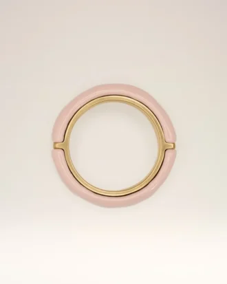 Rosa mässingsring med hamrad yta