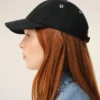 Svart Ami de Coeur Cap i bomull med broderi Svart Ami de Coeur Cap i bomull med broderi