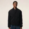 Svart vadderad jacka i nylon Svart vadderad jacka i nylon
