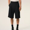Svarta bermuda-shorts i ny ull med låg midja Svarta bermuda-shorts i ny ull med låg midja
