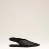 Svarta slingbacks i lammläder med spetsig tå Svarta slingbacks i lammläder med spetsig tå