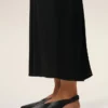 Svarta slingbacks i lammläder med spetsig tå Svarta slingbacks i lammläder med spetsig tå
