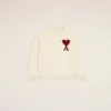 Vit Ami de Coeur Sweater i ull med rund hals Vit Ami de Coeur Sweater i ull med rund hals