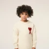 Vit Ami de Coeur Sweater i ull med rund hals Vit Ami de Coeur Sweater i ull med rund hals