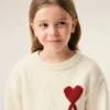Vit Ami de Coeur Sweater i ull med rund hals Vit Ami de Coeur Sweater i ull med rund hals