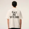 Vit bomullst-shirt med Place Des Victoires-tryck Vit bomullst-shirt med Place Des Victoires-tryck