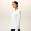 Vit bomullströja med röda Ami de Coeur-broderier och långa ärmar Vit bomullströja med röda Ami de Coeur-broderier och långa ärmar