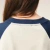 Vit och blå bomullströja med broderad Ami de Coeur-logotyp