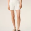 Vita bomullsshorts med Ami Paris Heritage-etikett Vita bomullsshorts med Ami Paris Heritage-etikett
