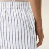 Vita bomullsshorts med resår