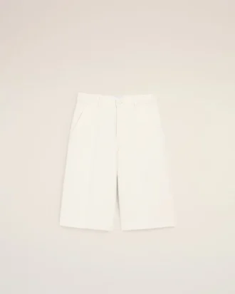 Vita, lösa bermuda-shorts i bomull