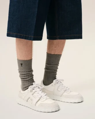 Vita sneakers i kohud från A Walk