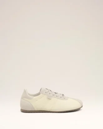 Vita sneakers i mjuk nylon
